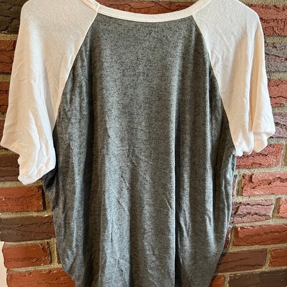 So, XXL, Gray and Cream Baseball Tee - Picture 2 of 2